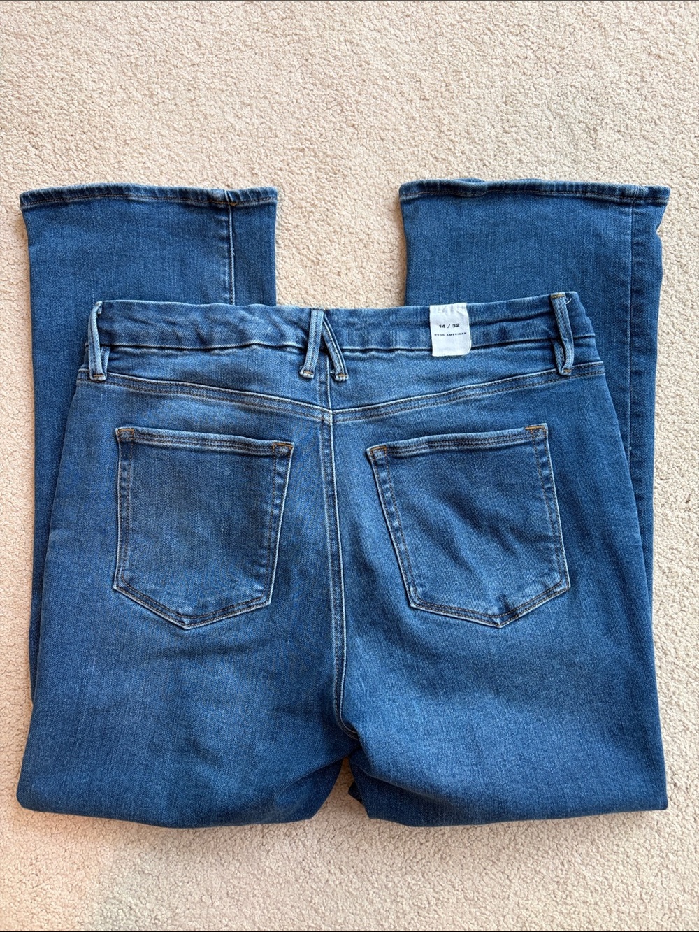 Good American high rise size 14/32, Medium Blue color, Straight Leg Jeans